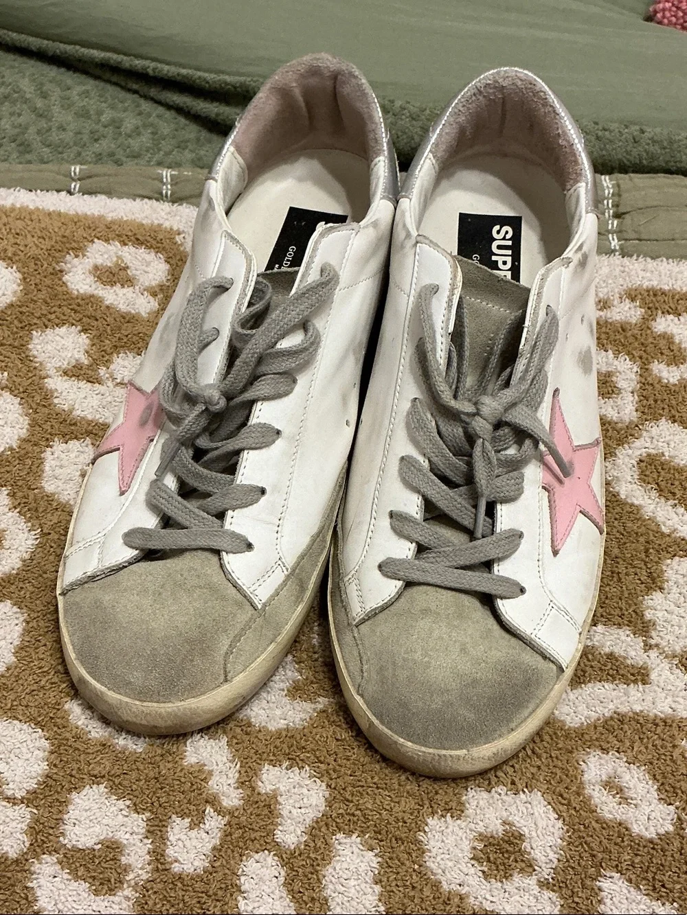Golden Goose White Leather Low-Top Sneakers with Pink Star